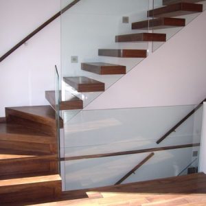 Steel_framed_floating_staircase_1